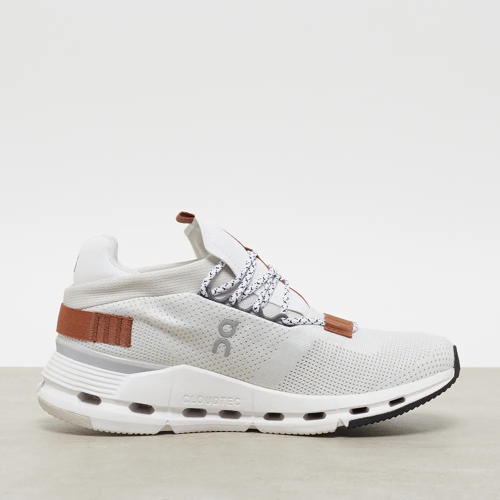 ON Cloudnova WMNS 2699177 / weiss