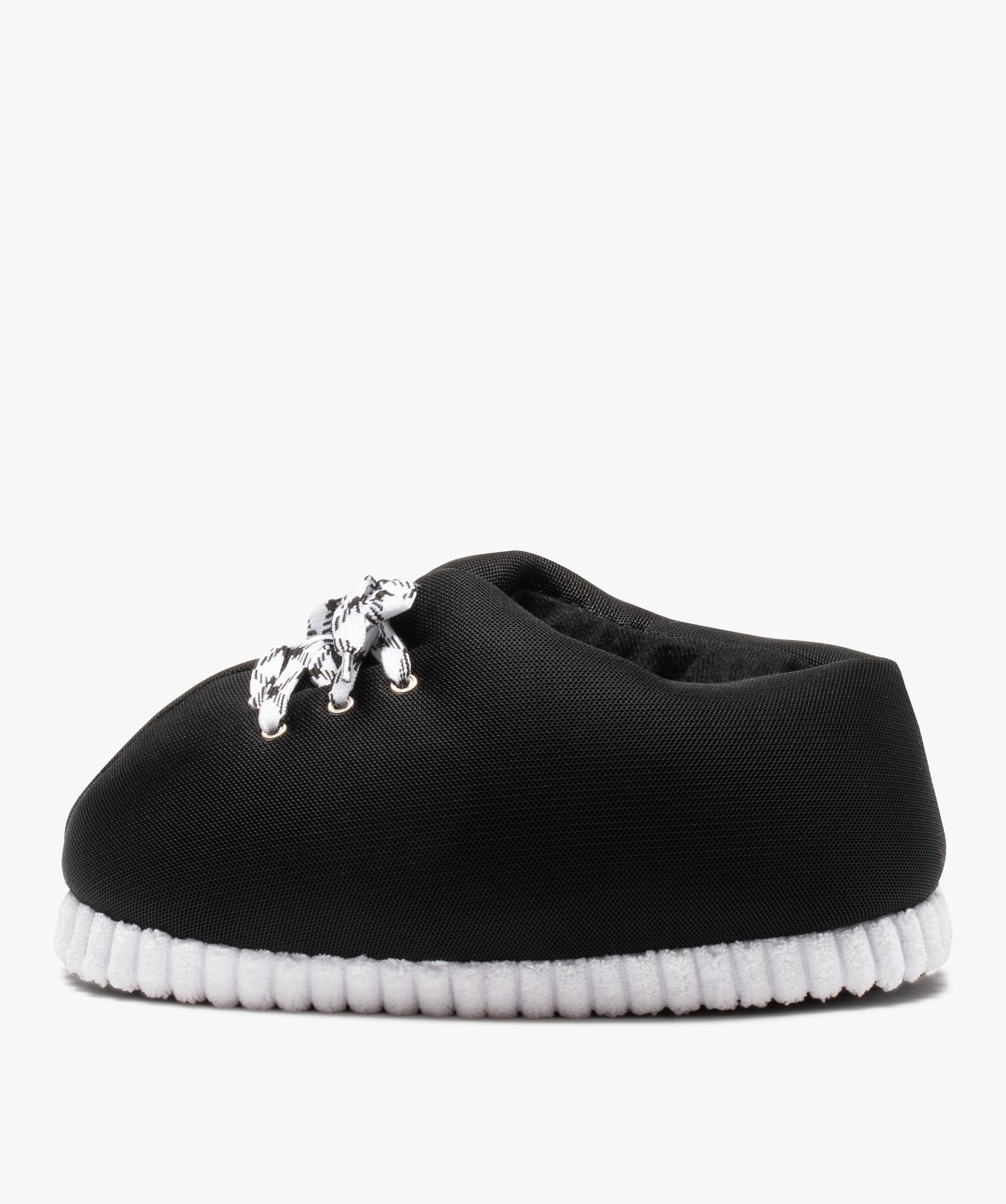 Chaussons Garçon en volume baskets géantes noir | GEMO