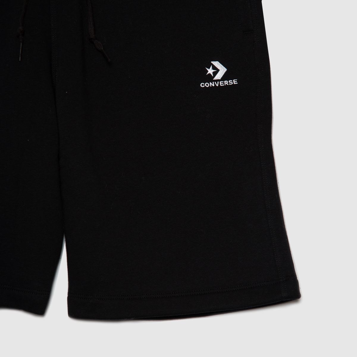 Converse – Svarta shorts med stjärnmönster och chevronmönster