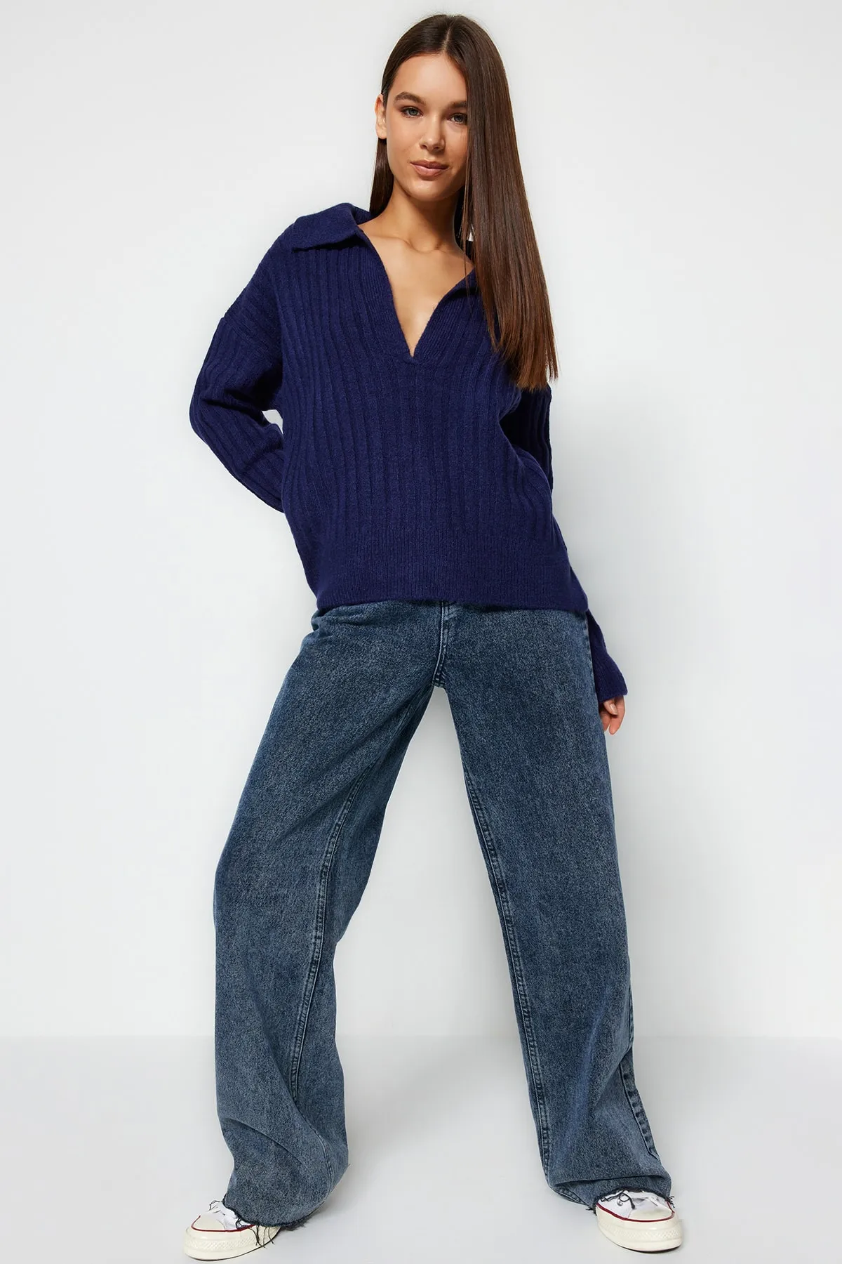 Trendyol Collection  Marineblauer Strickpullover mit weichem Struktur-Polokragen TWOAW24KZ00678