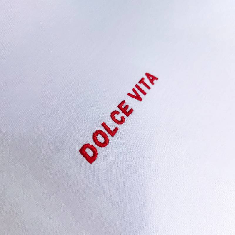 ON VACATION Dolce Vita T-Shirt