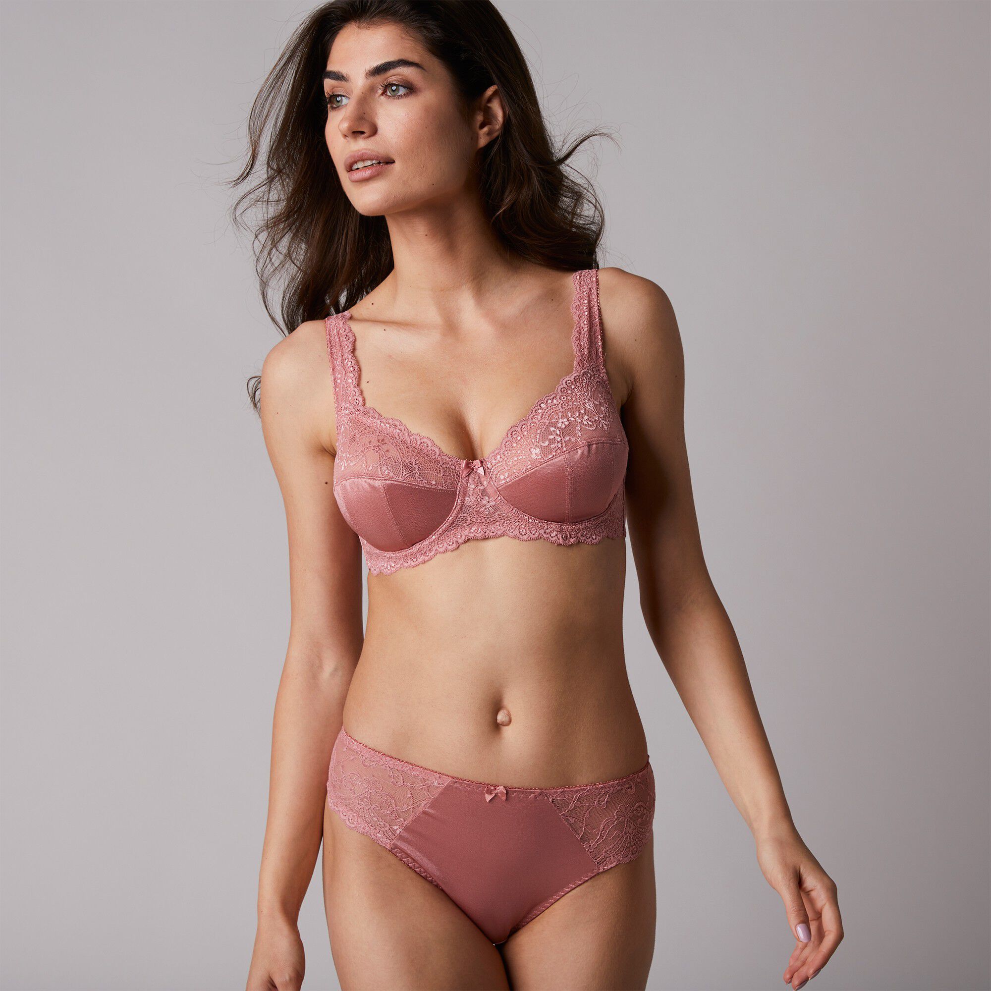 Soutien-gorge maille satinée et dentelle Salford avec armatures