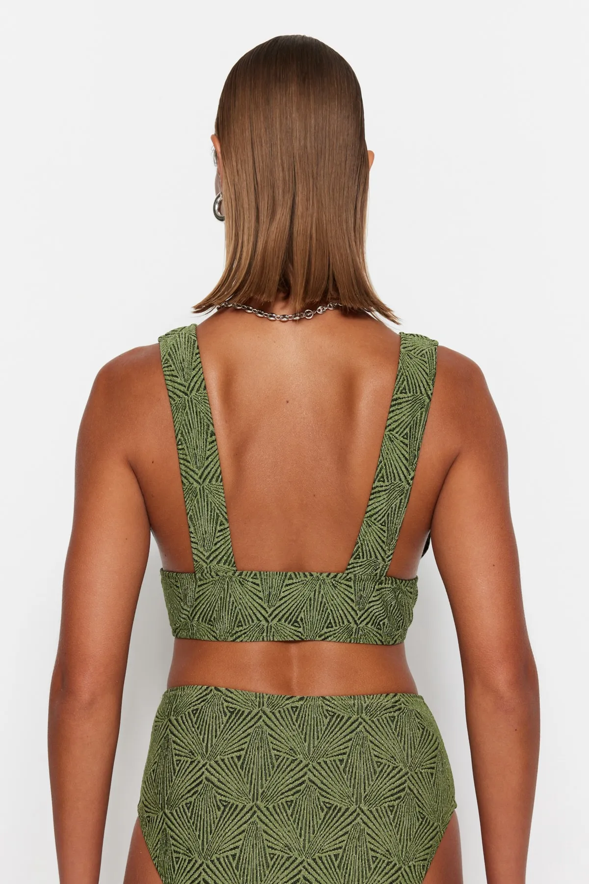 Trendyol Collection  Grünes Triangel-Bikinioberteil mit Glitzer TBESS23BU00275