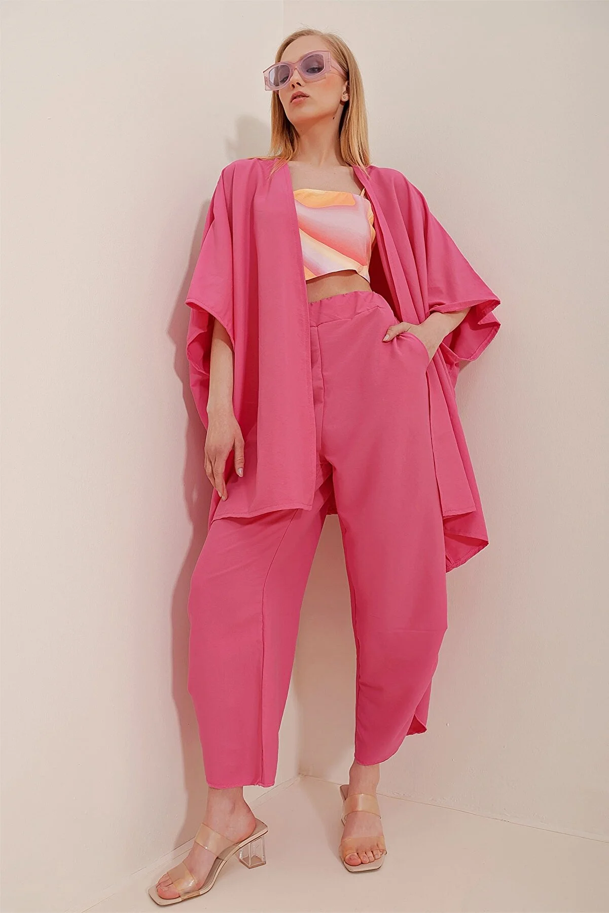 Trend Alaçatı Stili  Fuchsiafarbenes Damen-Doppelset aus Hose und Jacke mit Beinschlitz und selbststrukturierter Struktur ALC-752-001