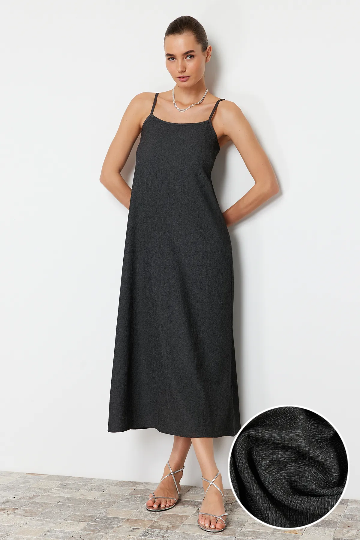 Trendyol Collection  Anthrazitfarbener Shift/Straight Maxi mit geradem Riemen TWOSS24EL00288