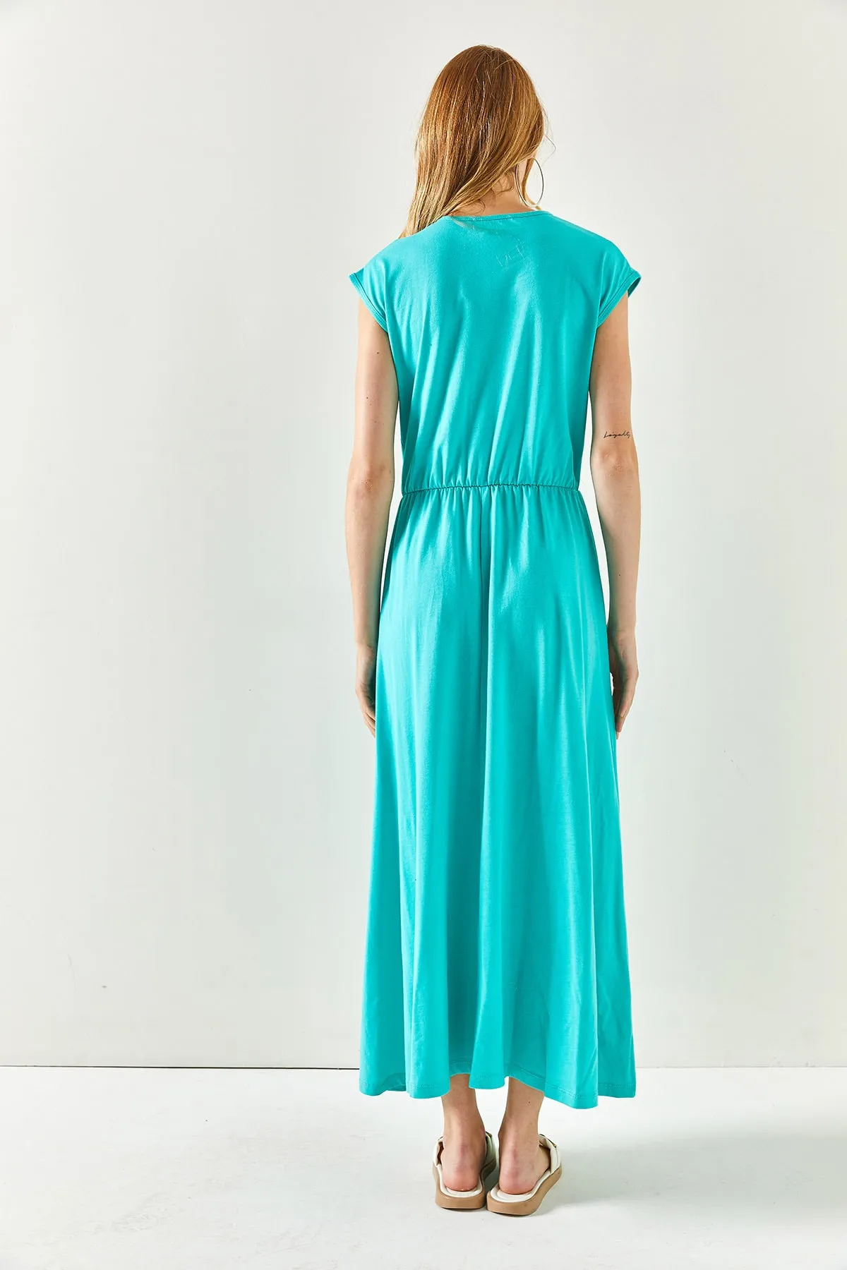 Olalook  Grünes Damenkleid aus gekämmter Baumwolle mit elastischem Bund und Fledermausärmeln ELB-19001509