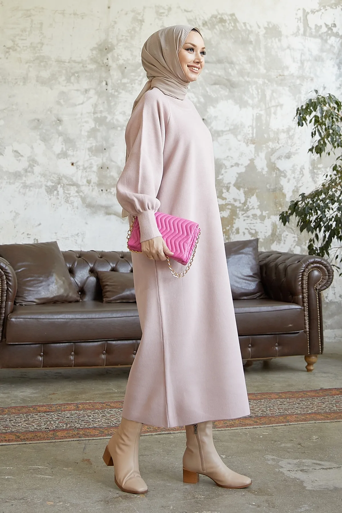 InStyle  Mina Hijab-Kleid aus Strick mit Ballonärmeln – Puder