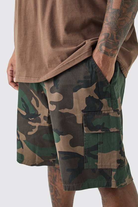 Plus Camouflage Twill Cargo-Shorts