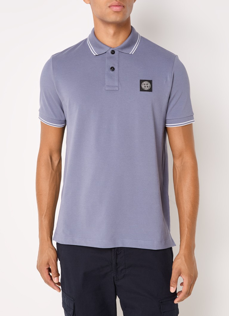 Tricou polo Stone Island 2SC18 cu croială clasică, confecționat din bumbac piqué și manșete cu nervuri.