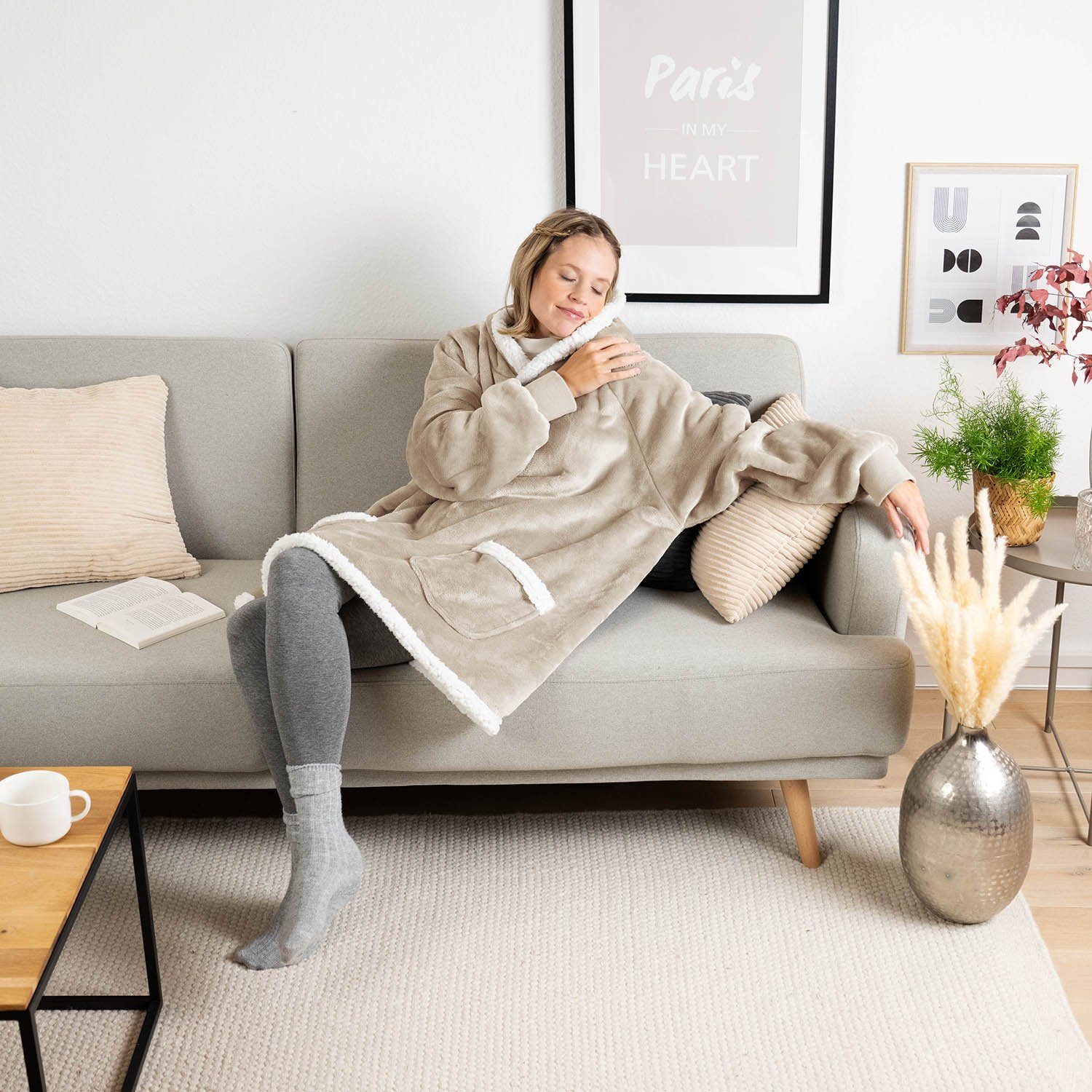 Wohndecke Blumtal Hoodie Decke mit Ärmeln und Kapuze - tragbare Decke mit Ärmeln, Blumtal, Kuscheldecke mit 2 Fronttaschen für maximale Bewegungsfreiheit