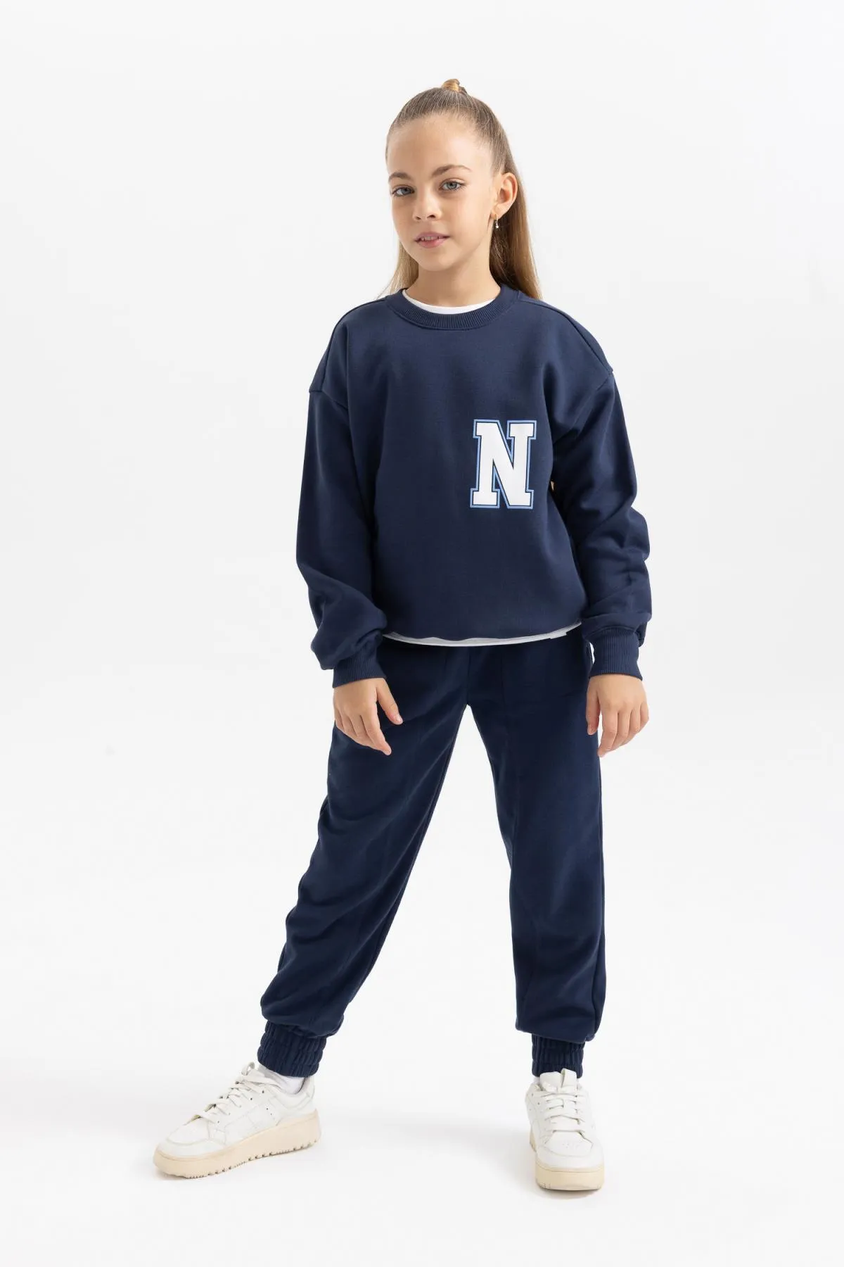 DeFacto  Dickes und weiches, pelziges Sweatshirt mit Rundhalsausschnitt für Mädchen - B2507a823wn