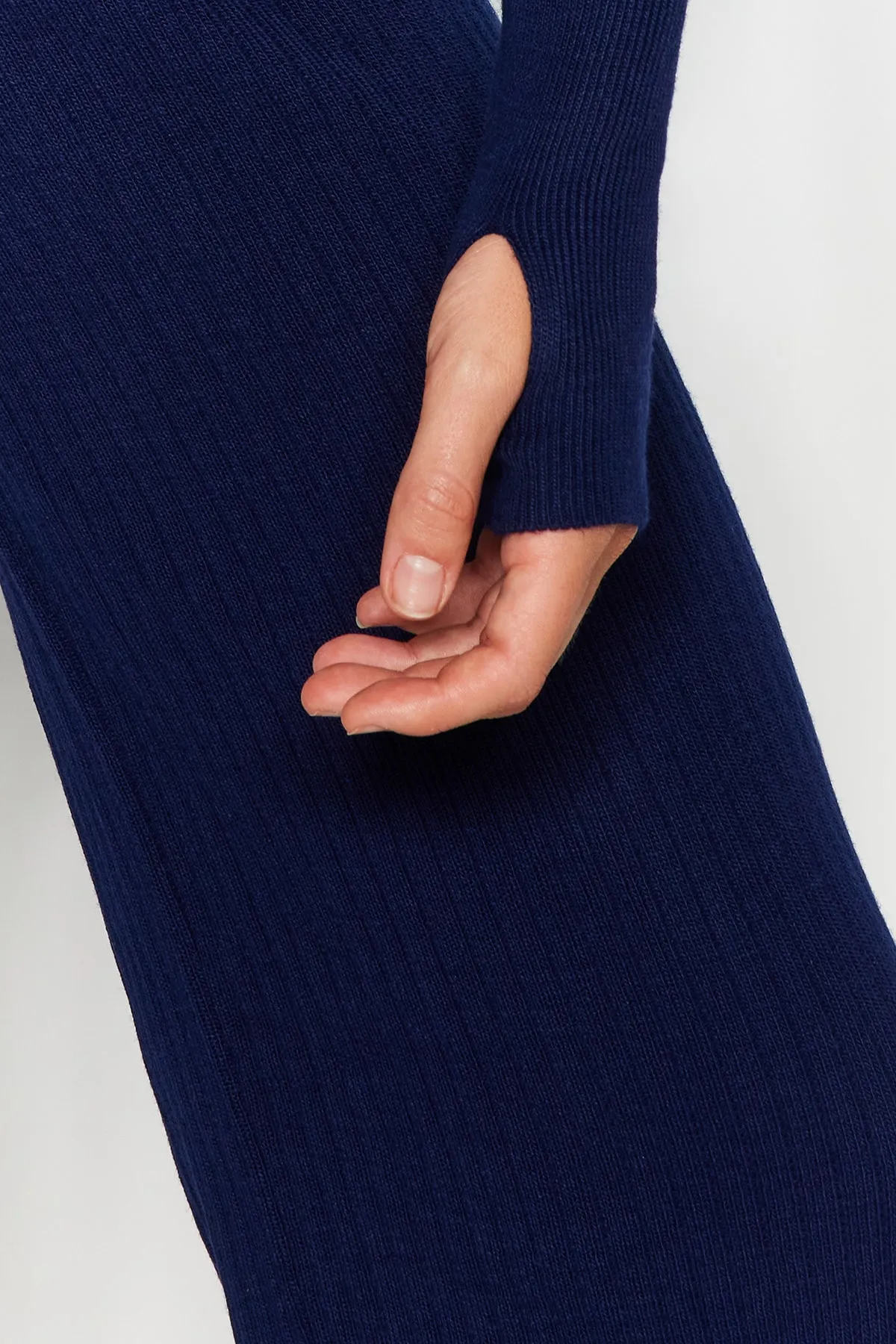 Trendyol Collection  Marineblaues Strickoberteil und -unterteil-Set mit Rundhalsausschnitt TWOAW24AU00032