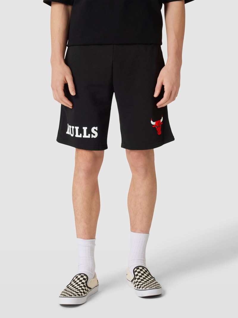Sweatshorts mit elastischem Bund in schwarz