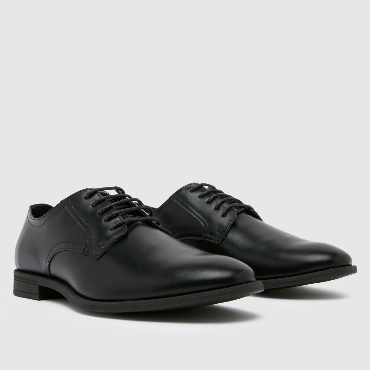 Schuh Malcolm fűzős cipő fekete színben