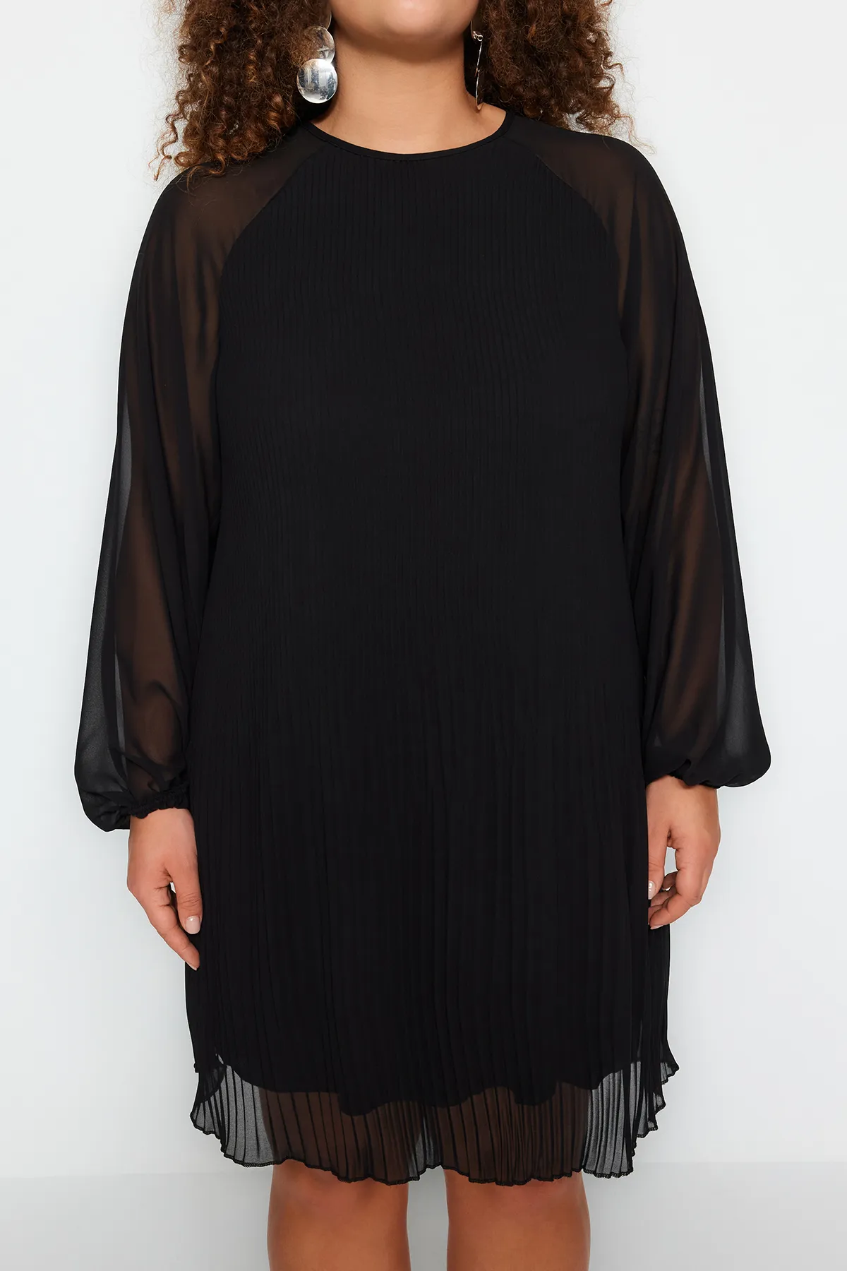 Trendyol Curve  Schwarzes gerade geschnittenes/Shift-Mini-Gewebekleid TBBAW24AH00075