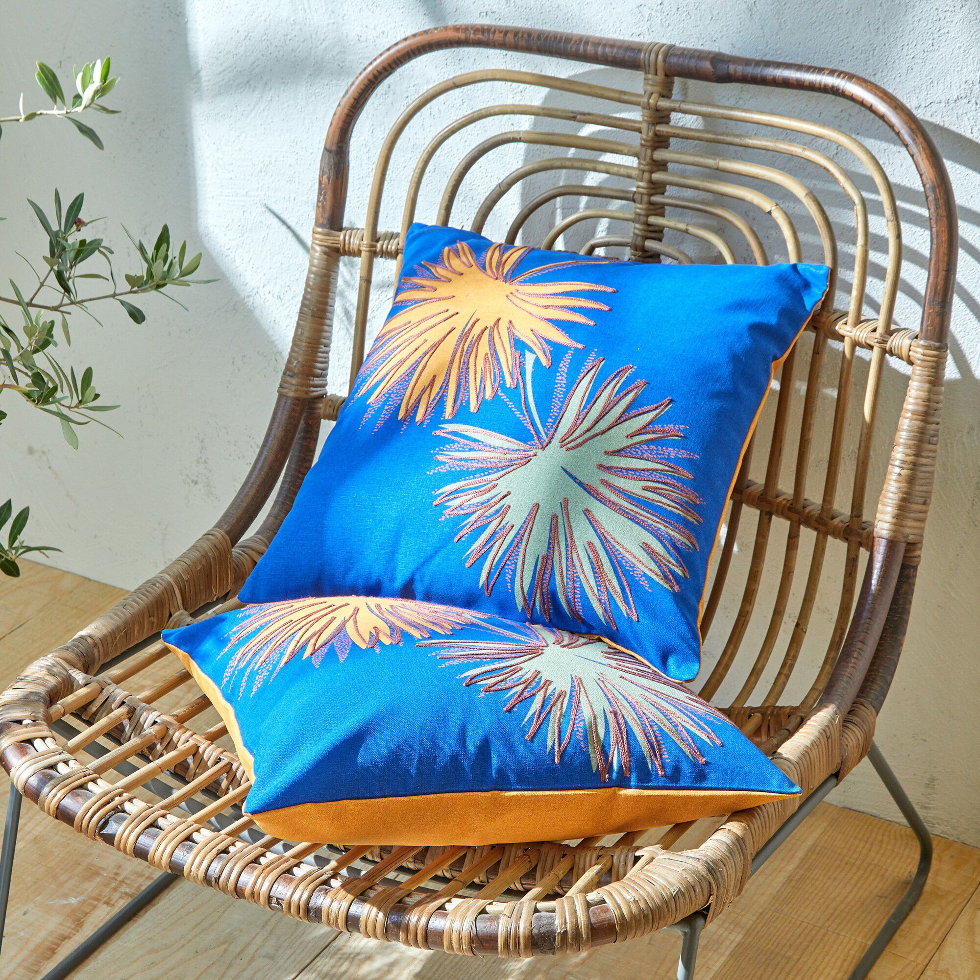 Housse de coussin brodé feuilles de palmier, collection Ninole