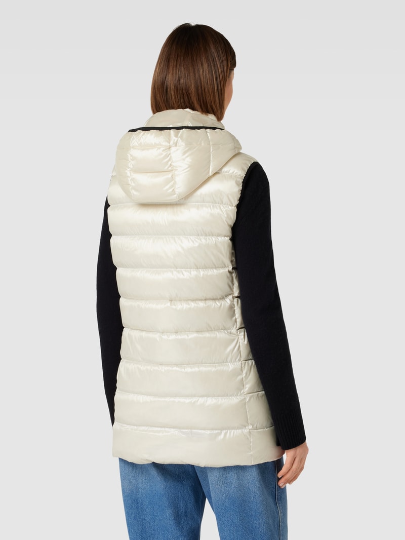 Daunenweste mit Label-Details in offwhite