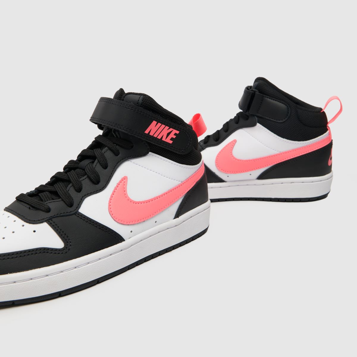 Nike vita och svarta Court Borough Mid 2 flickor/ungdomsskor