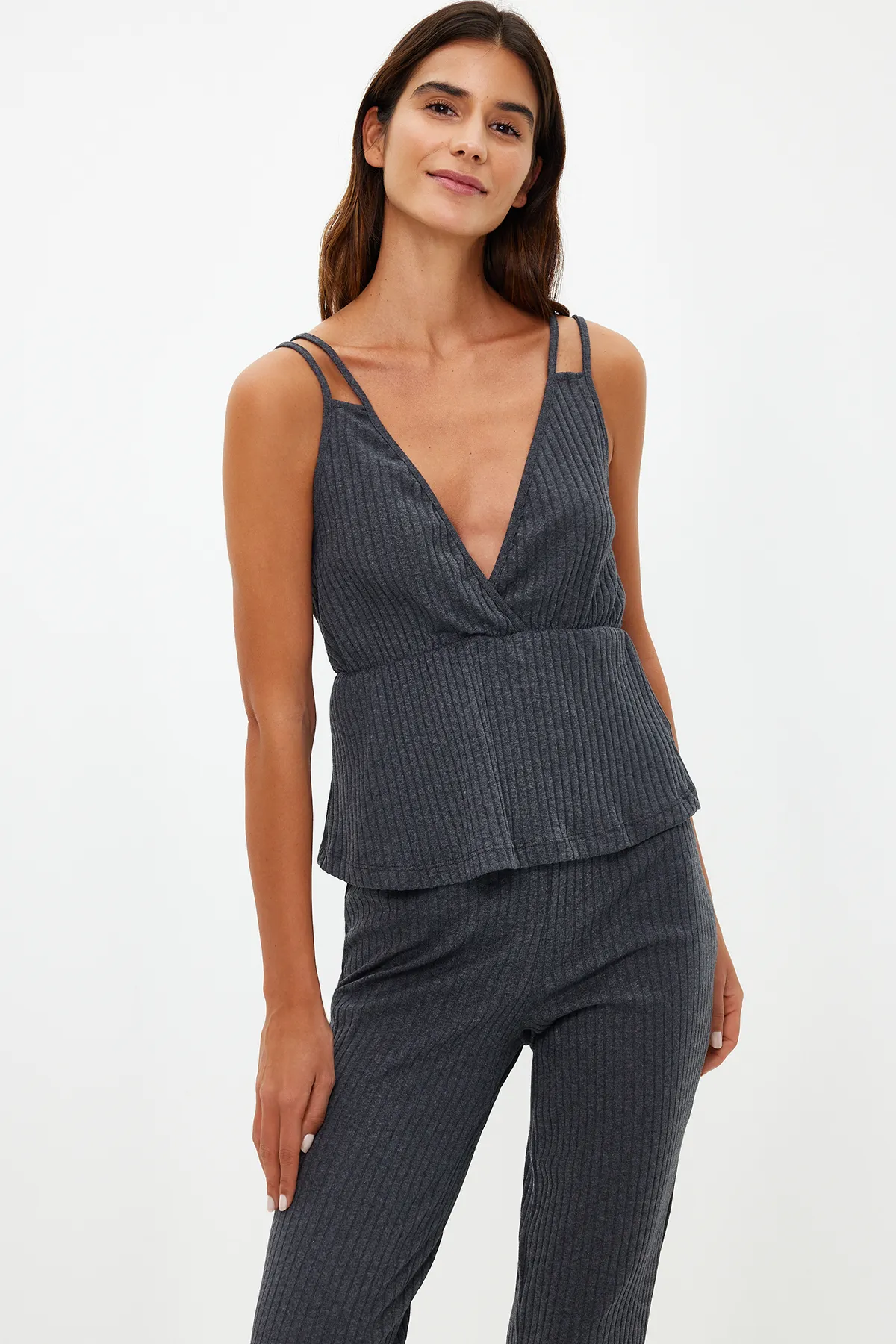Trendyol Collection  Anthrazitfarbenes Pyjama-Set aus geripptem Baumwollseil mit Riemen THMSS21PT0125