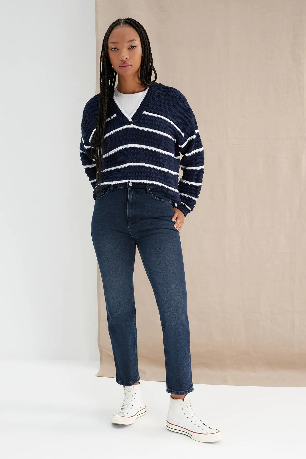 Trendyol Collection  Mitternachtsblaue bequeme gerade Jeans mit hoher Taille TWOAW24JE00091