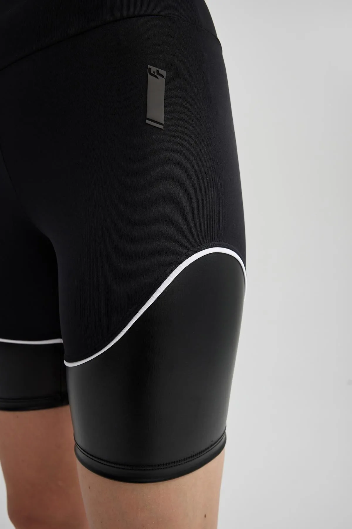 DeFacto  Fit Biker Taillenbetonte Sportstrumpfhose A5646ax23au