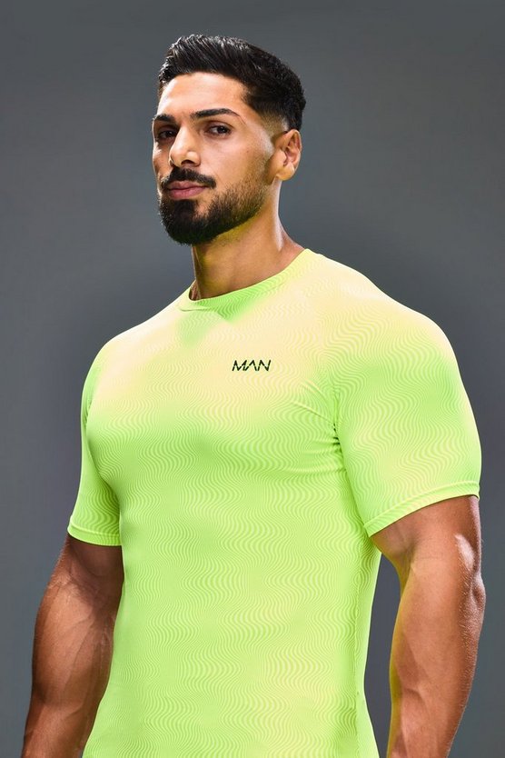 Man Active Muscle-Fit T-Shirt mit Print