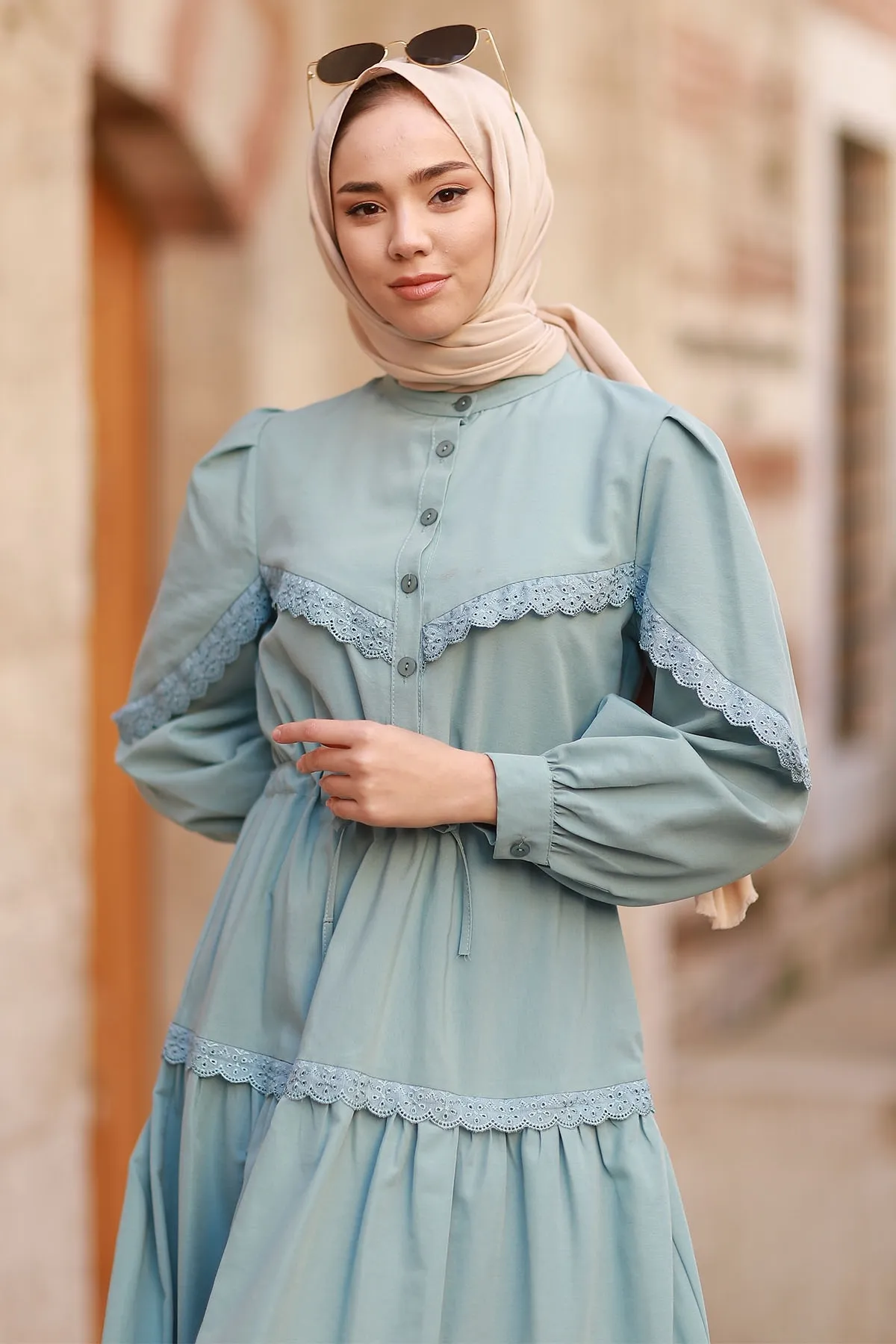 InStyle  Hijab-Kleid mit Guipure-Detail und Ballonärmeln – Mintgrün