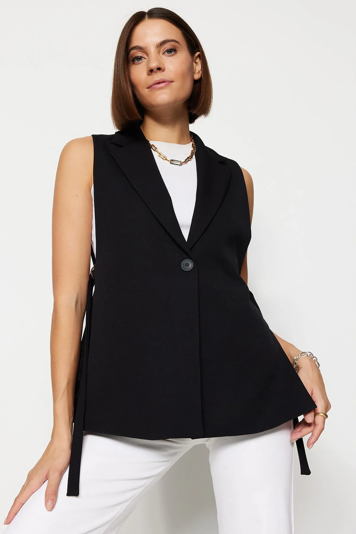 Trendyol Collection  Schwarze taillierte gewebte Weste TWOAW23YE00032