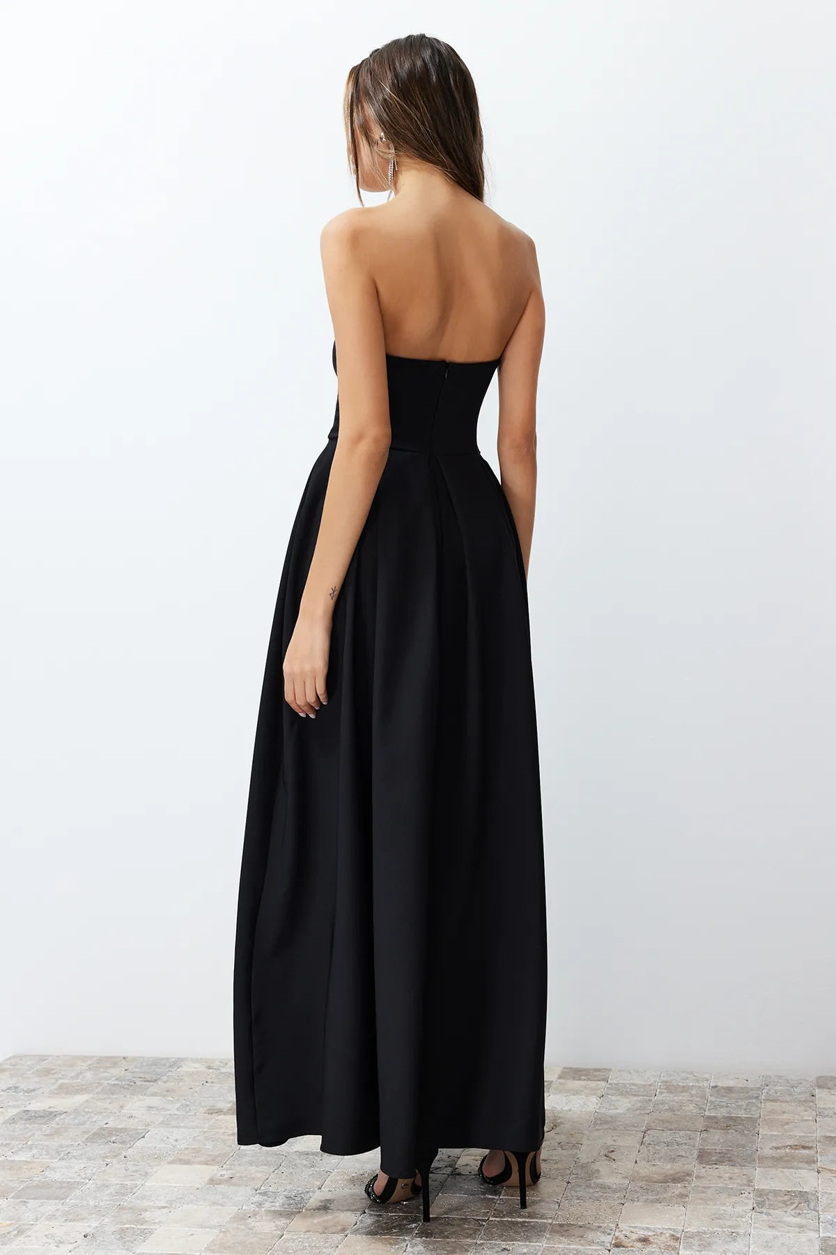 Trendyol Collection  Schwarzes gewebtes langes Abendkleid TPRSS24AE00118