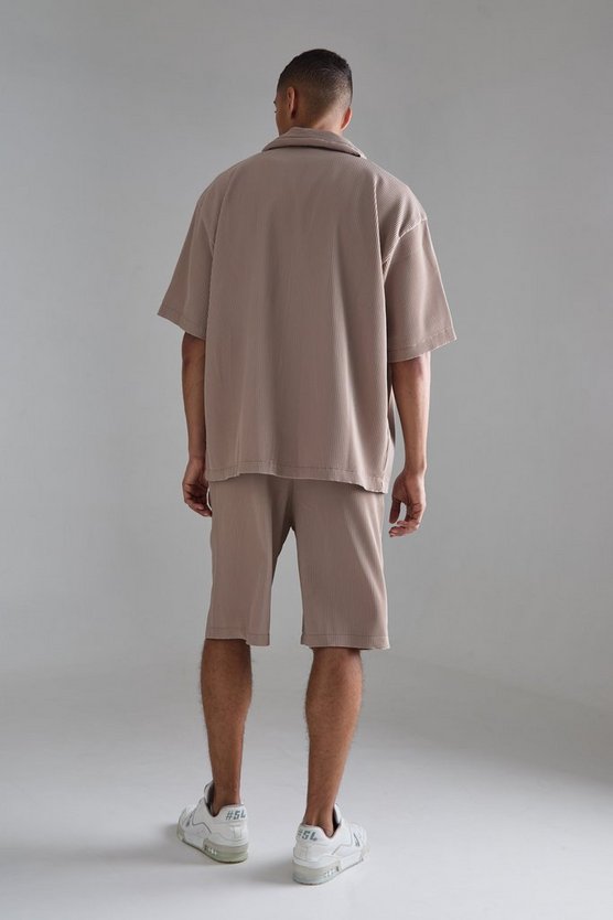 Kastiges Oversize Hemd und Shorts