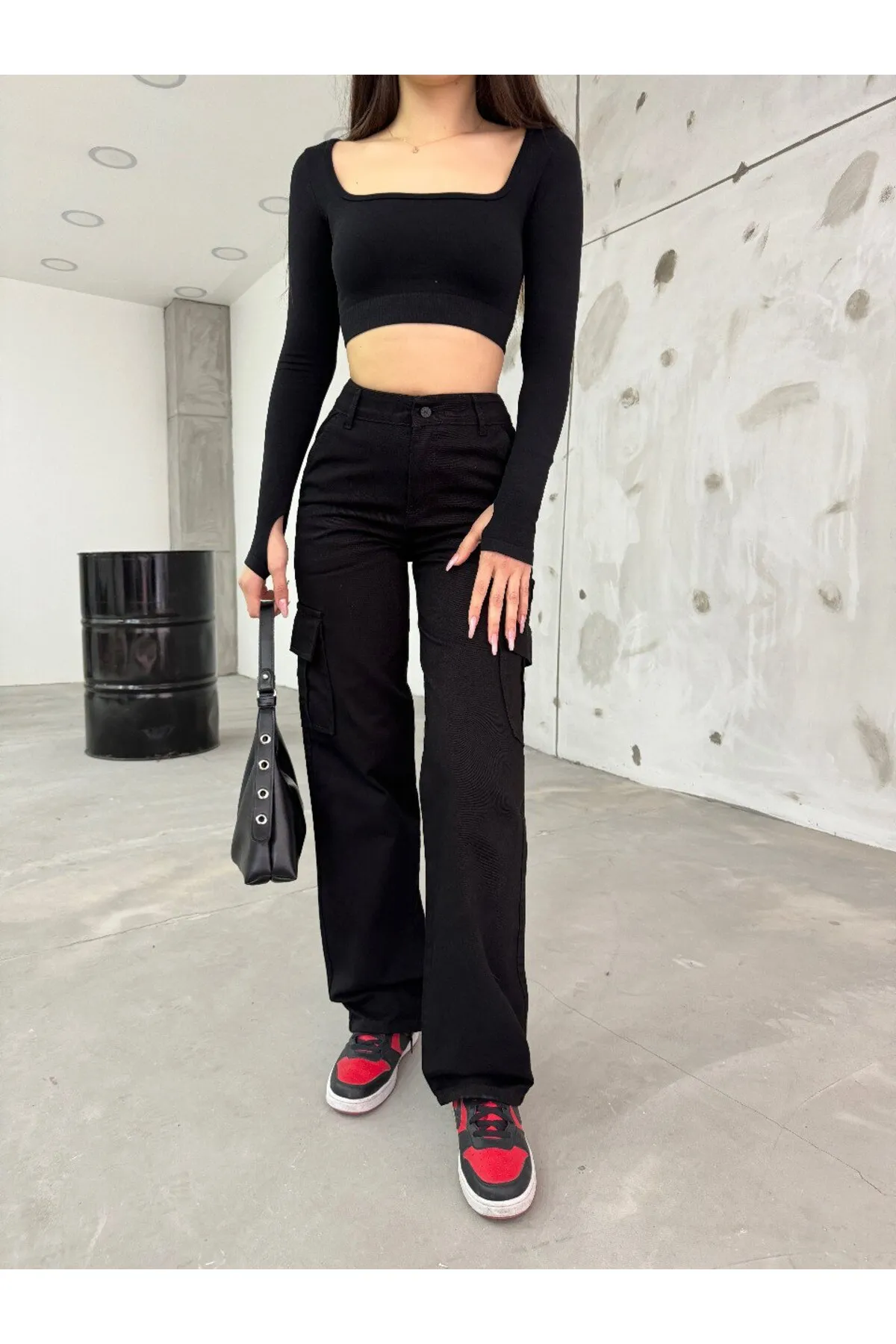 BİKELİFE  Schwarze Damen-Cargohose mit hoher Taille und weitem Bein