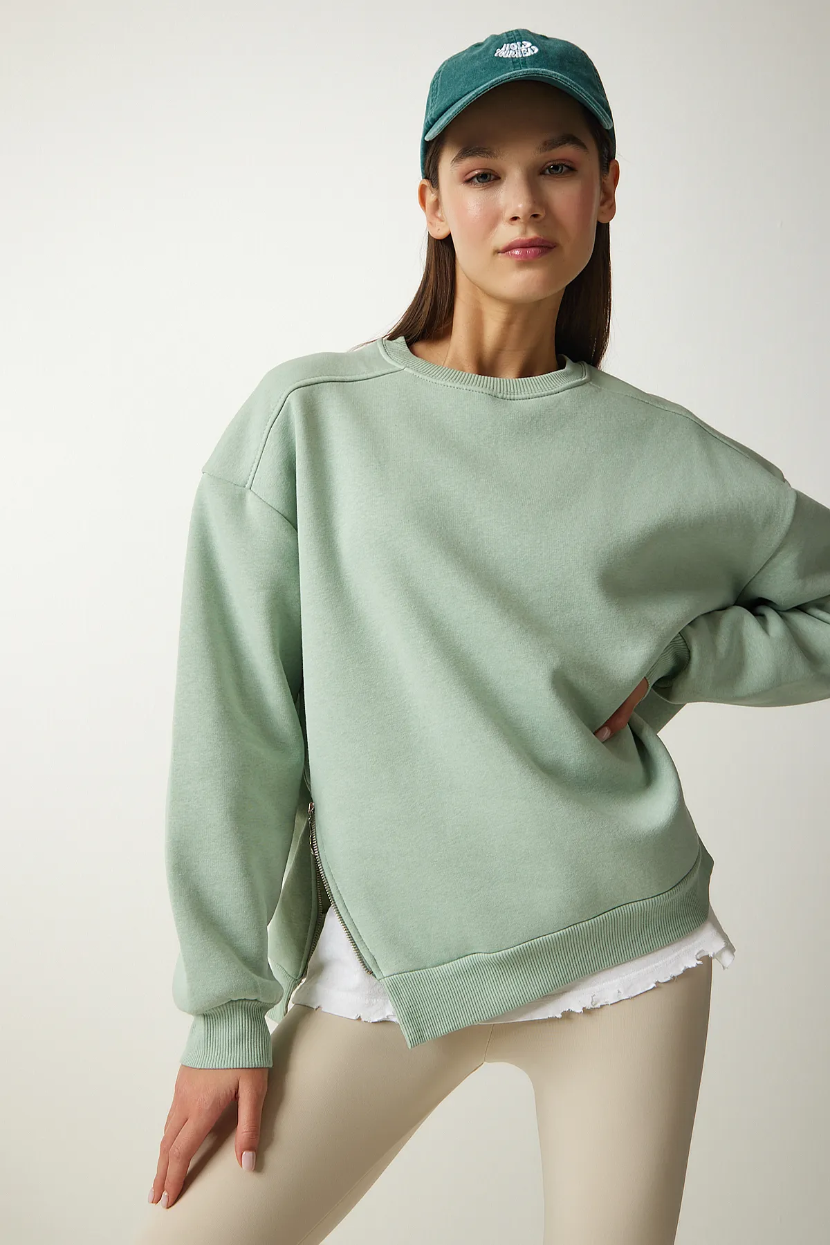Happiness İstanbul  Aquagrünes Damen-Sweatshirt mit Reißverschluss und hohem Kragen UB00148