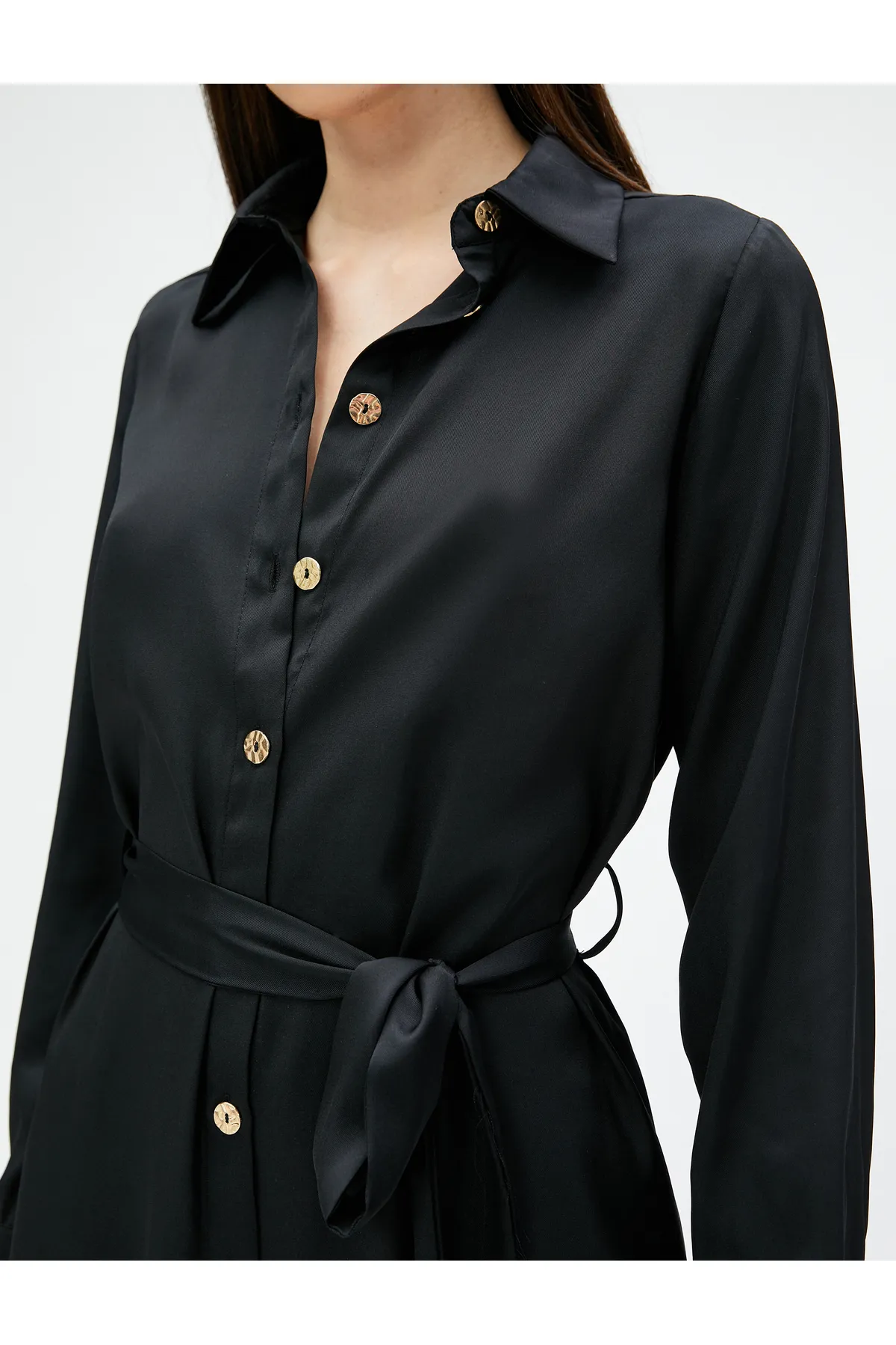 Koton  Satin-Hemdkleid mit Gürtel in Midi-Länge