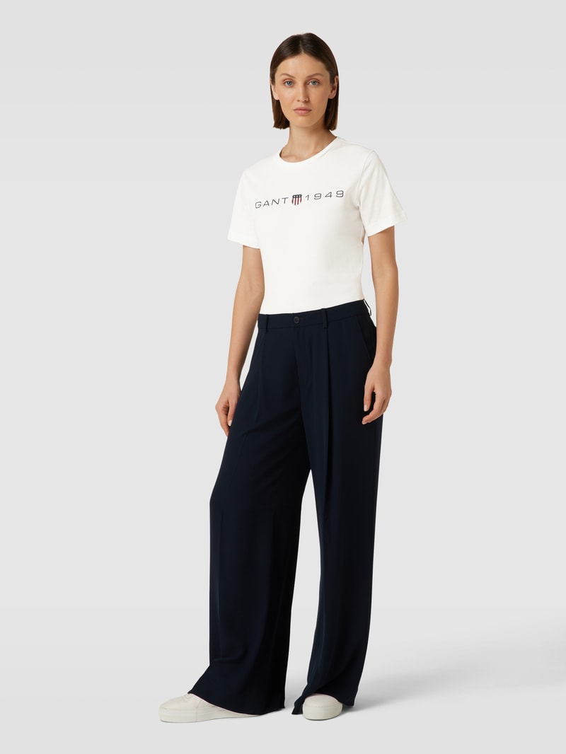T-Shirt mit Label-Print in ecru