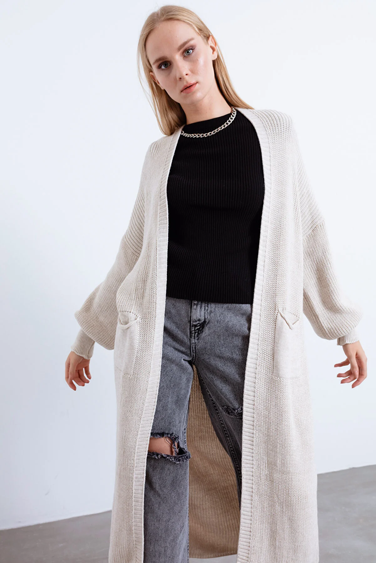 Lafaba  Beigefarbene lange Strickjacke mit Ballonärmeln für Damen