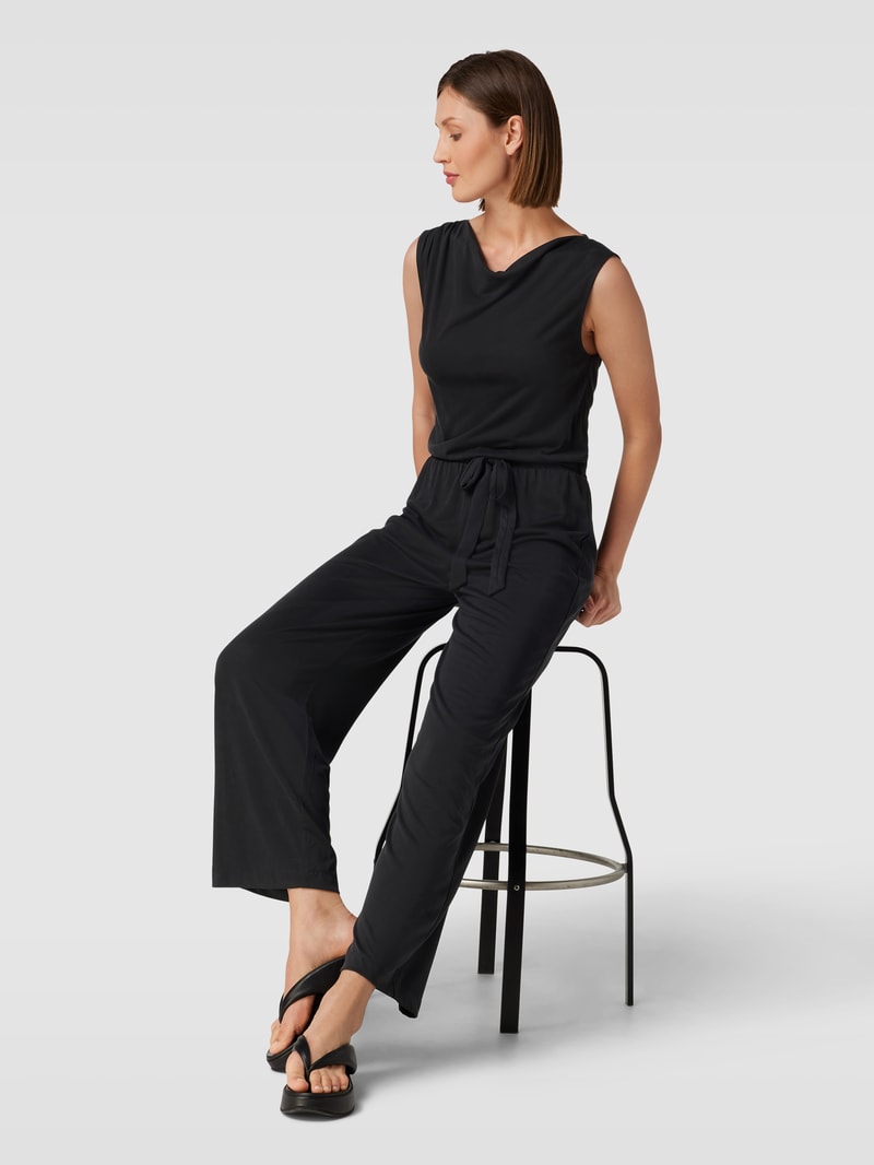 Jumpsuit mit Bindegürtel in schwarz