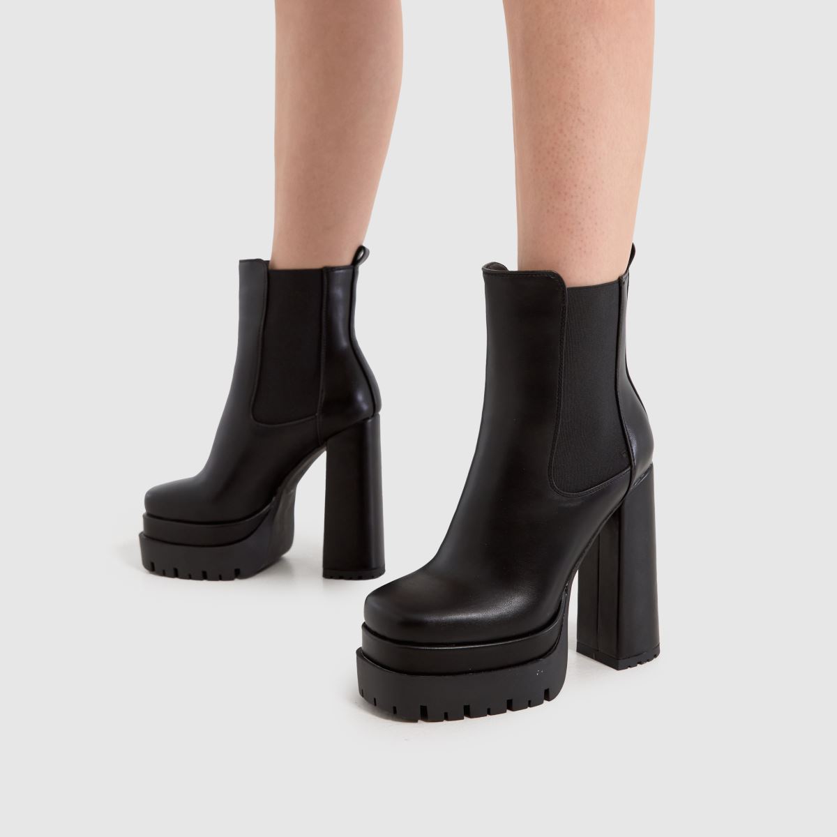 SIMMI – Rox – Svarta chelseaboots med klack