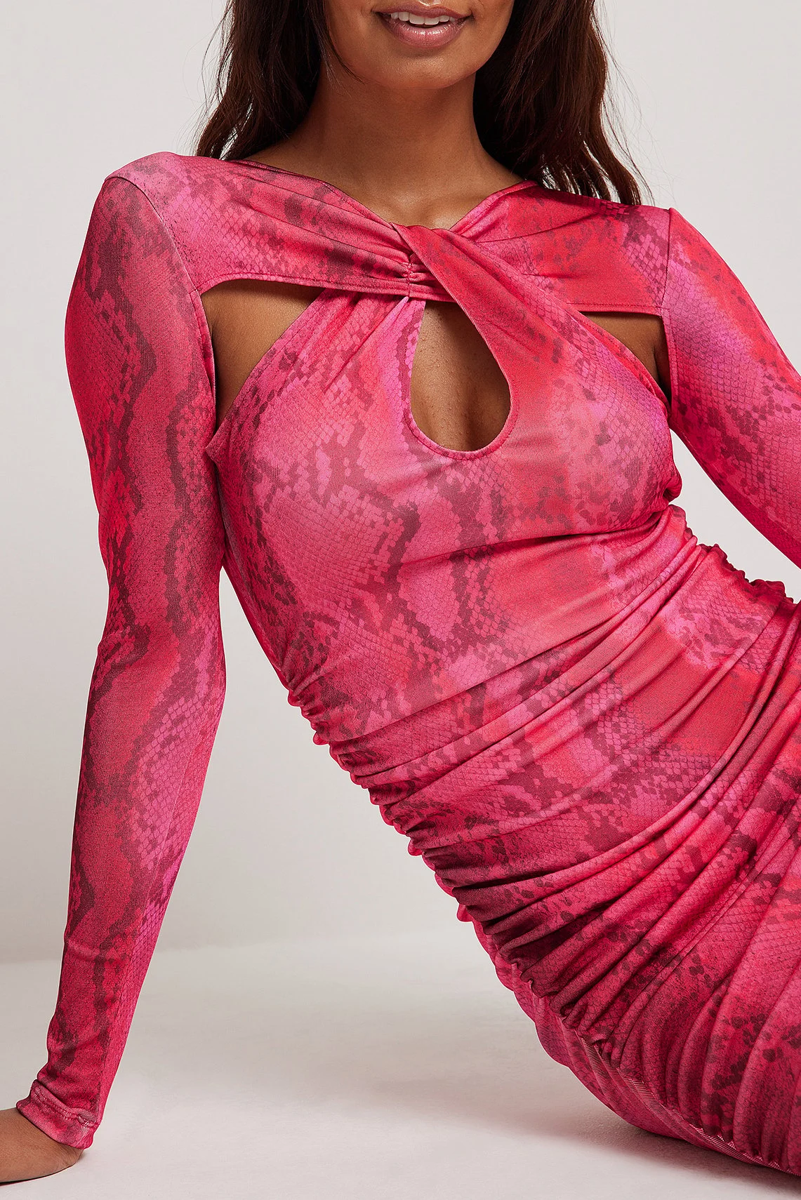 Minikleid mit Knotendetail