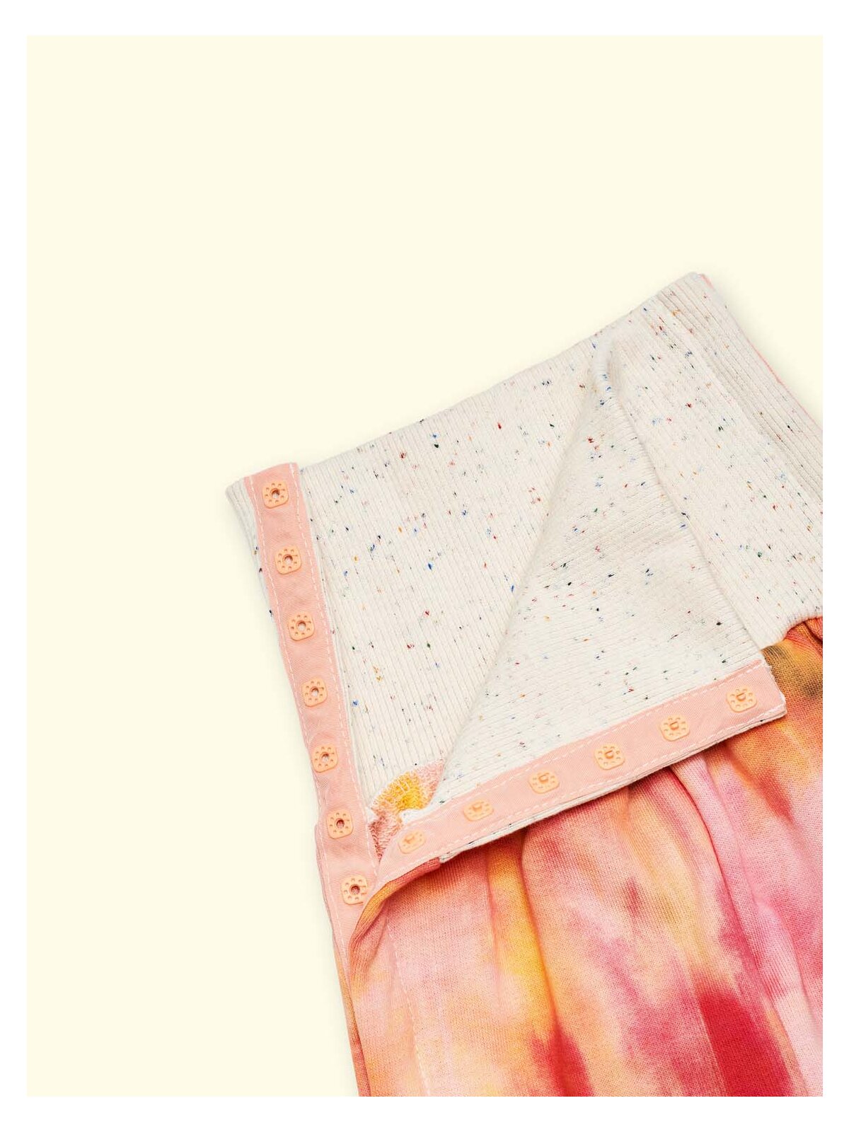 Wombly Emira Sweathose batik
