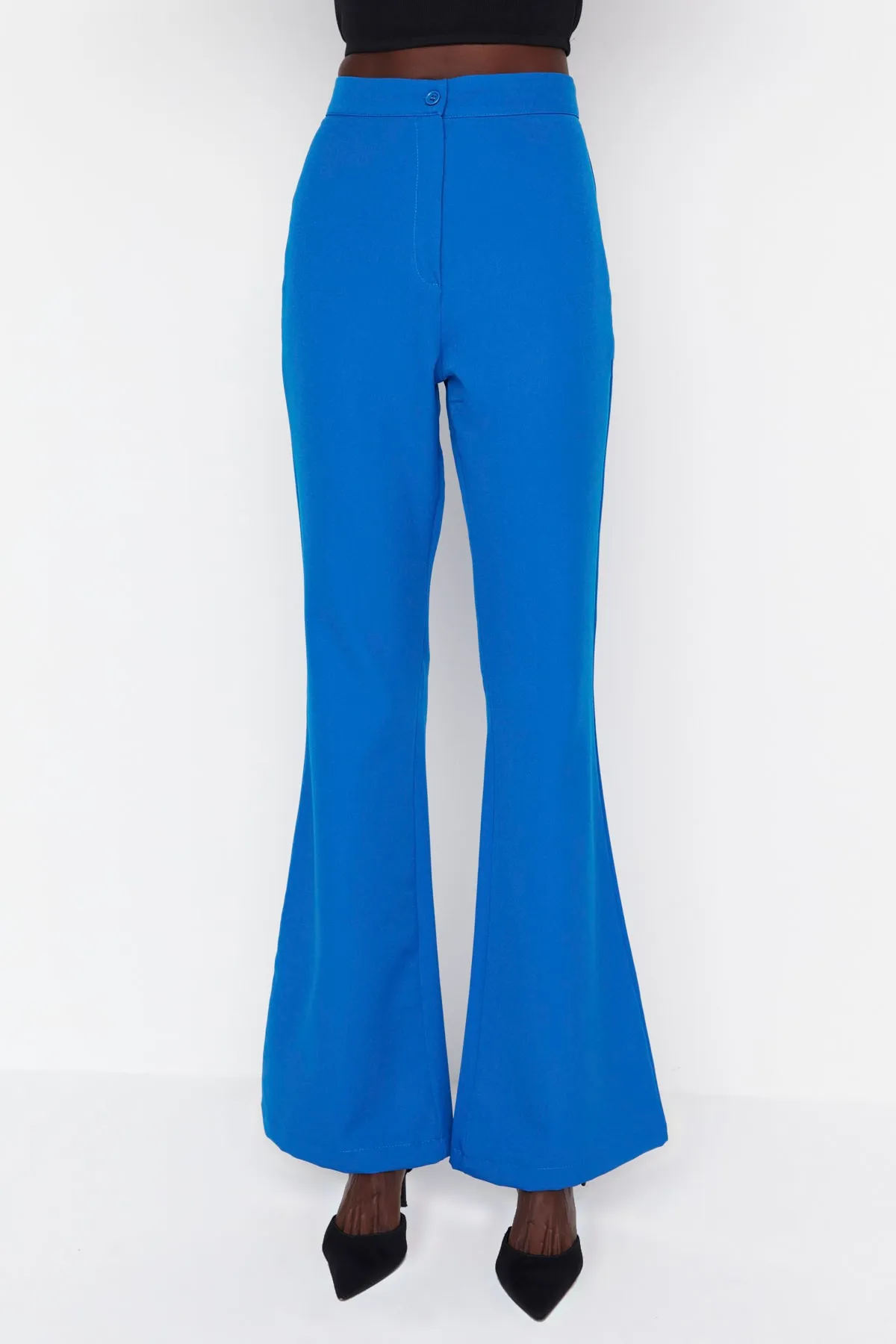 Trendyol Collection  Blaue, gewebte Hose mit ausgestelltem Bein TOFAW19BB0581