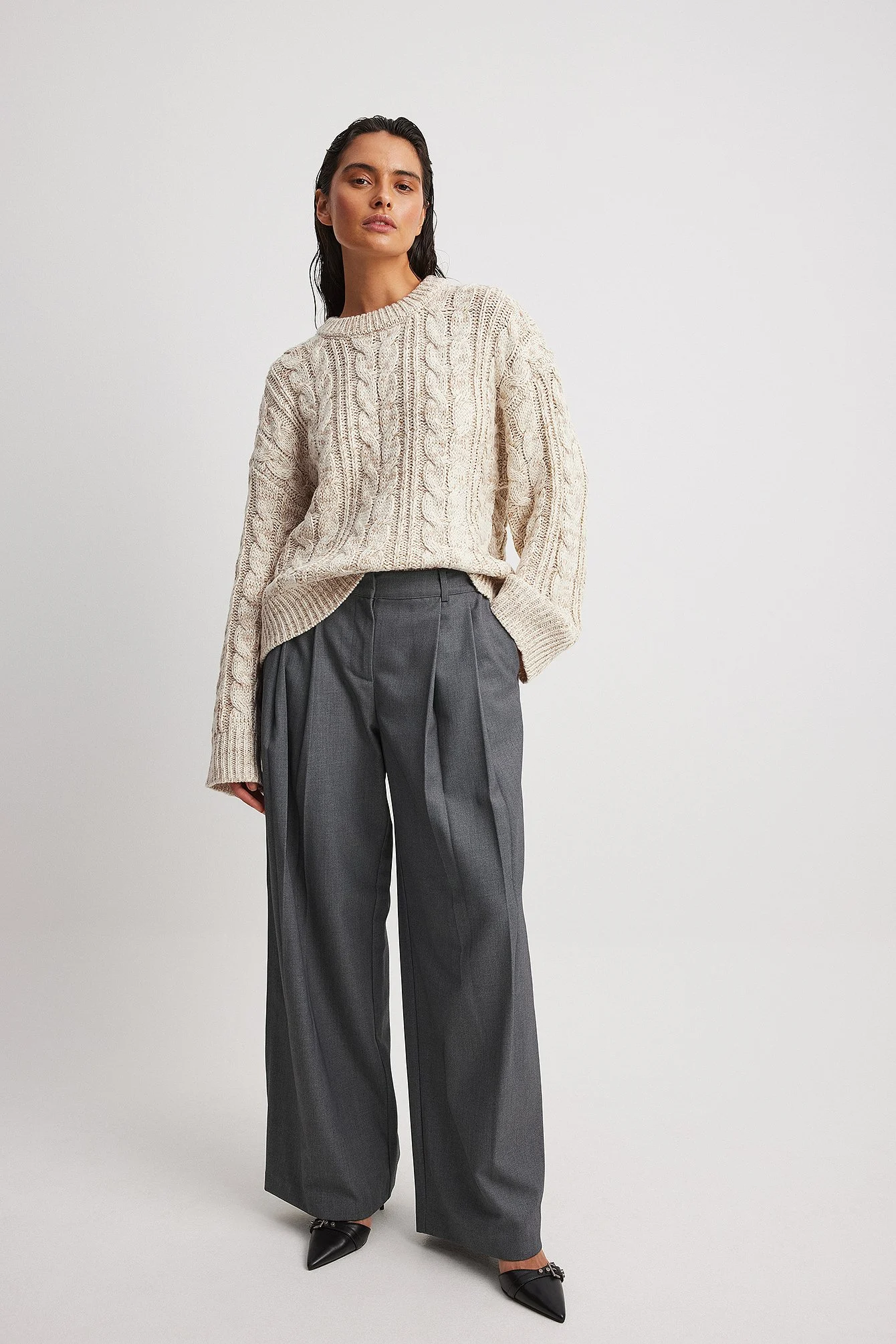 Oversize Pullover mit Zopfmuster