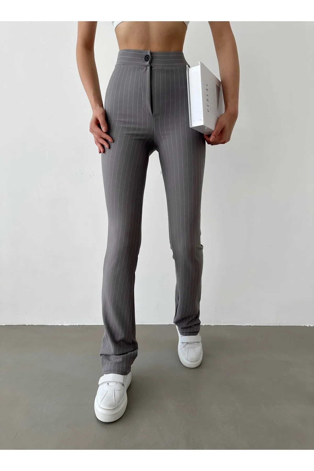 BEJNA  Grau gestreifte, glatte Schlaghose mit hoher Taille für Damen