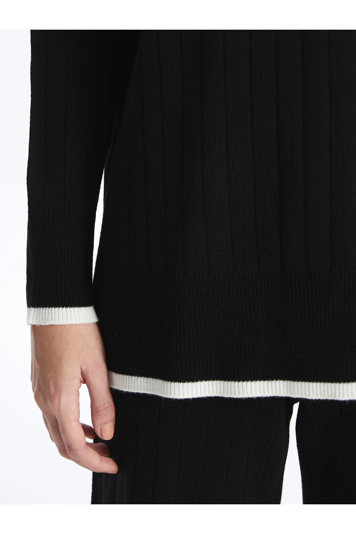 LC Waikiki  Einfarbige, langärmlige Oversize-Stricktunika für Damen mit Rundhalsausschnitt