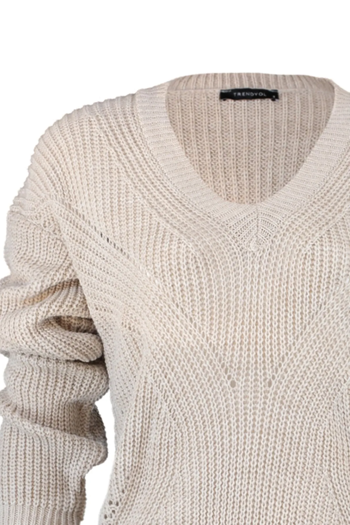Trendyol Collection  Beigefarbener Strickpullover mit V-Ausschnitt und Lochmuster TWOAW21KZ0690