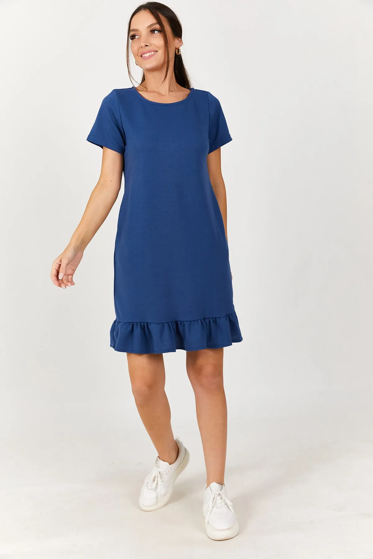 armonika  Indigofarbenes Kurzarmkleid mit sechs Rüschen für Damen ARM-20Y001032