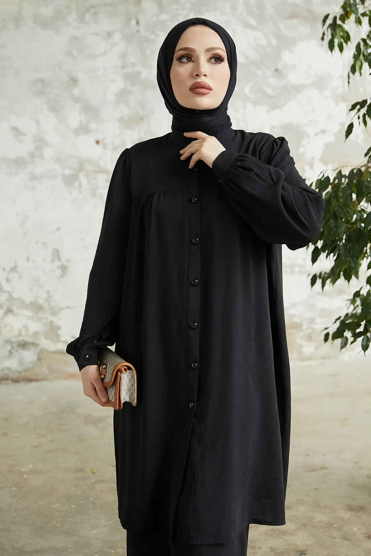 InStyle  Arfa Ayrobin geknöpfter Freizeitanzug – Schwarz