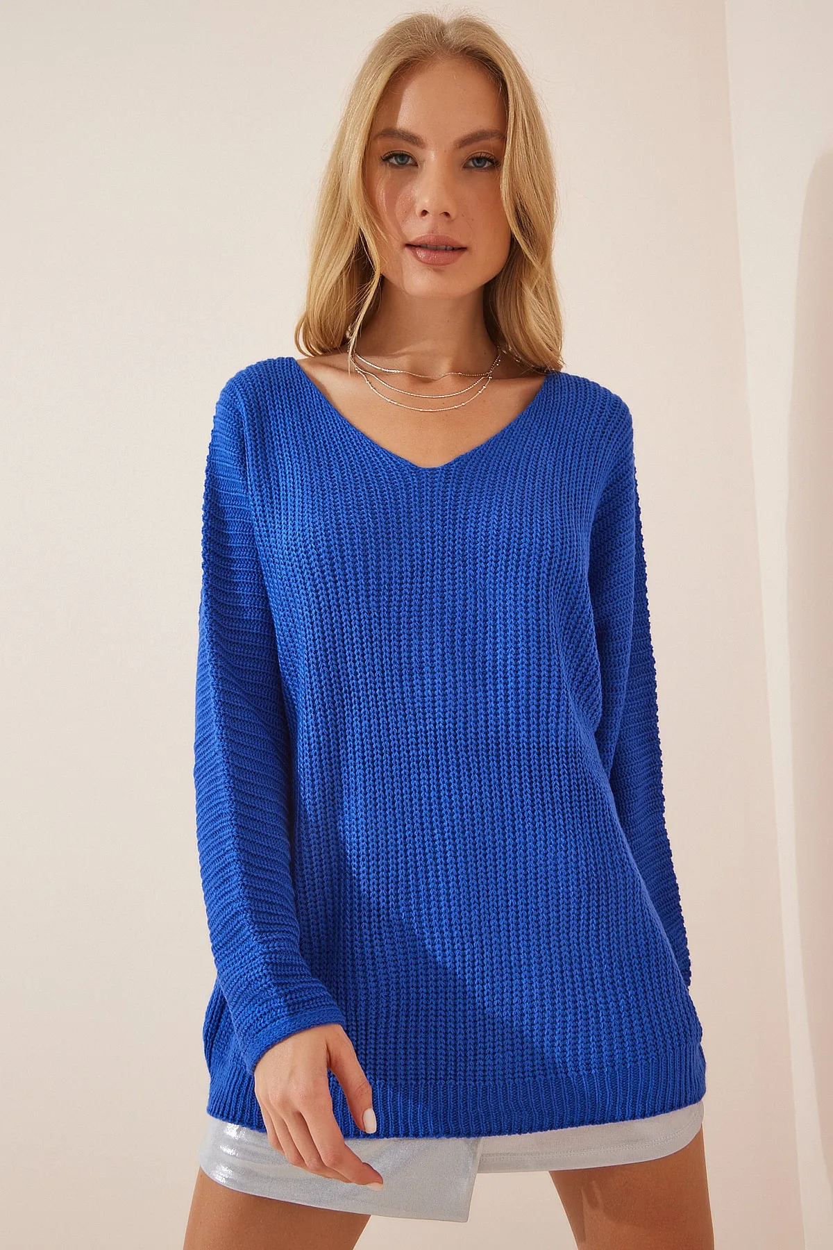Happiness İstanbul  Blaues Thessaloniki-Strick-Sweatshirt mit V-Ausschnitt für Damen in Übergröße ZA00059