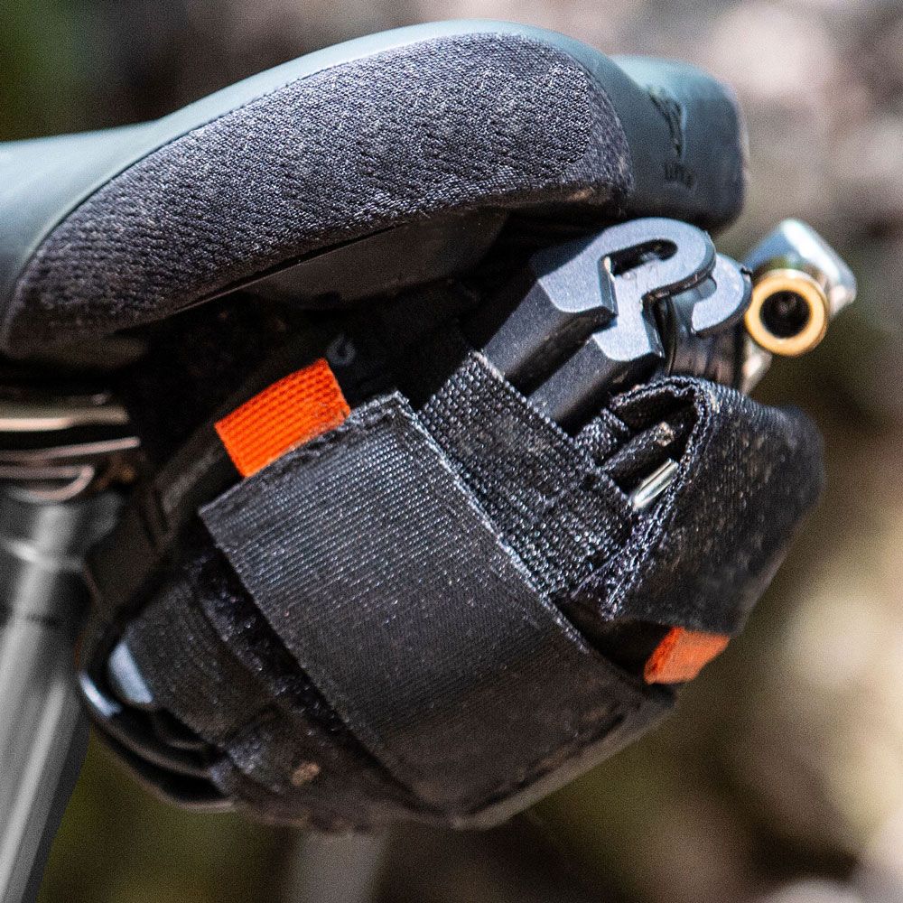 Blackburn Big Switch Wrap Satteltasche mit Multitool kaufen | Bike-Discount