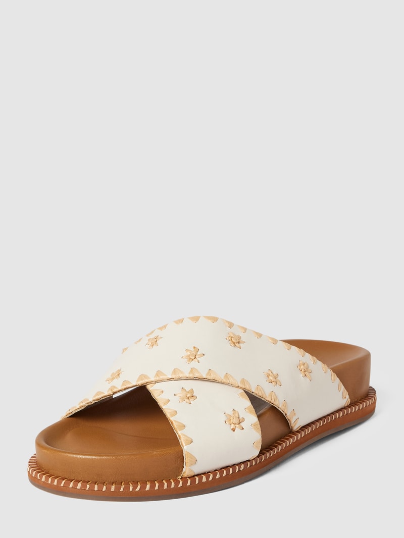 Sandalen mit gekreuzten Riemen in sand