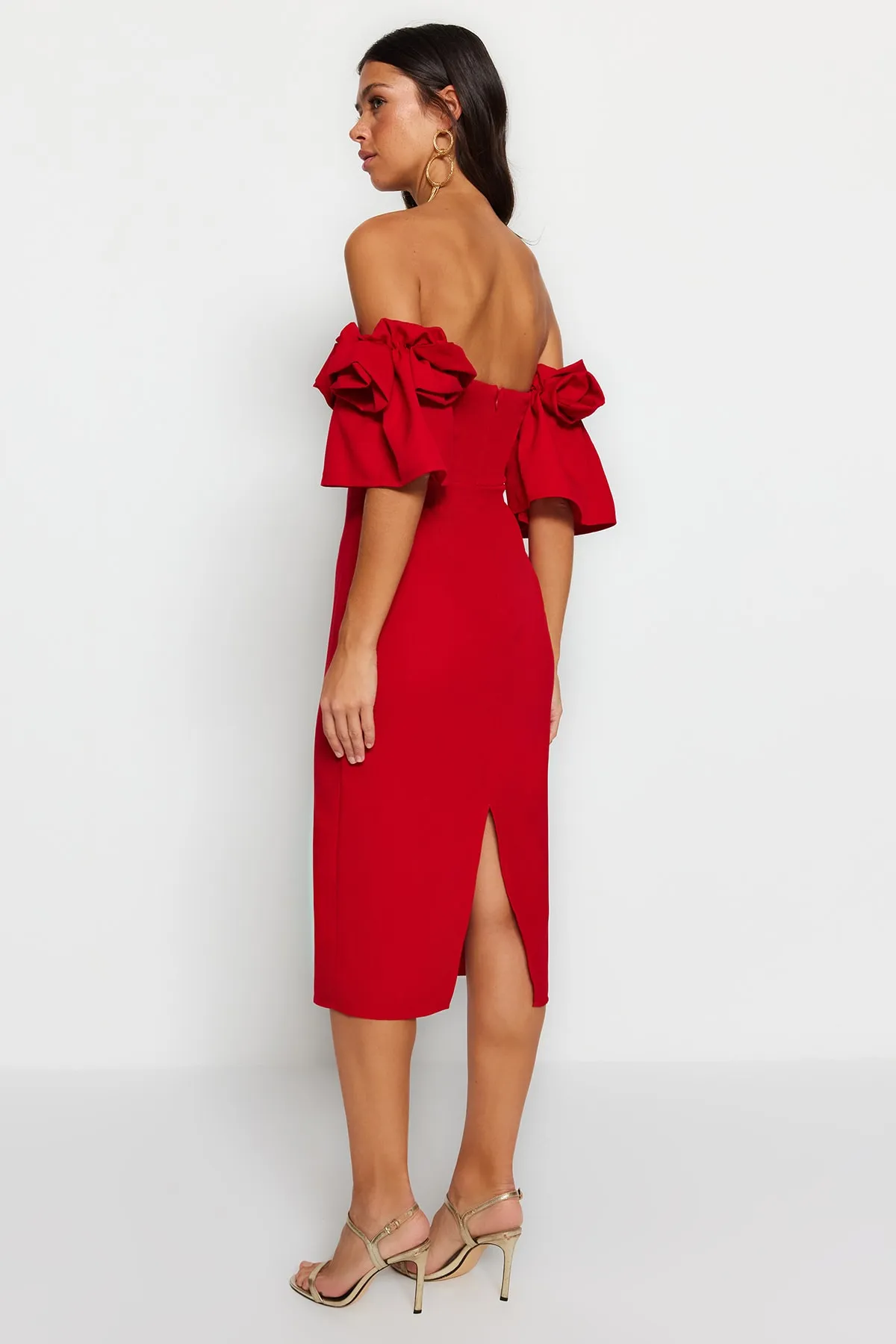 Trendyol Collection  Rotes, tailliertes, gewebtes, gefüttertes Abendkleid TPRSS23EL00541